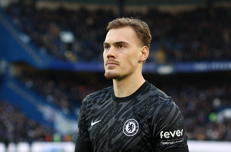 nizaar-kinsella-loi-choi-qua-than-trong-cua-jorgensen-khong-phai-phong-cach-ma-chelsea-mong-muon